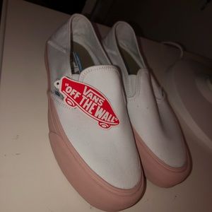 Women’s Vans Classic Slip-On W/ baby pink sol